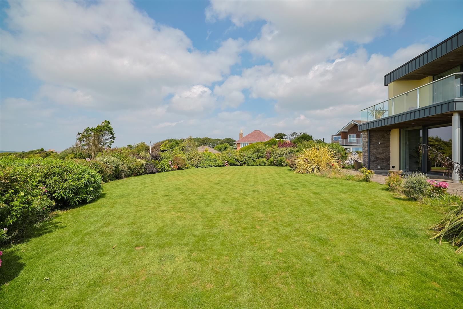 East Cliff, Southgate, Swansea, SA3 2AS